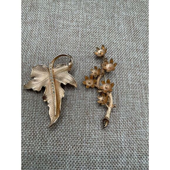 Two Pieces Vintage Brooches Gold Tone Leaf and Floral Retro 70’s 80’s - Picture 12 of 12